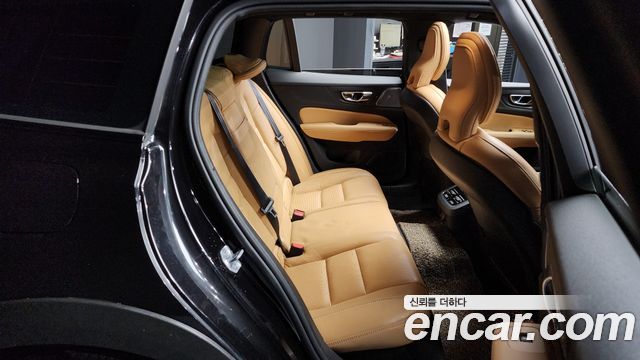 Volvo V60 2020 thumb 12