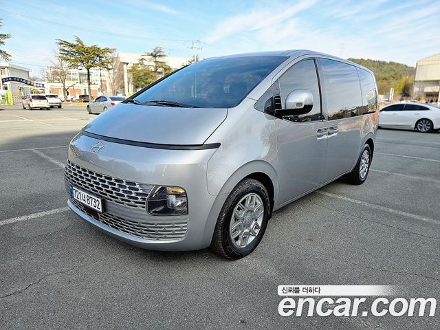 Hyundai Staria 2023 thumb 2
