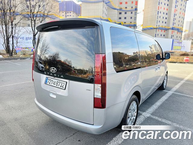 Hyundai Staria 2023 thumb 7