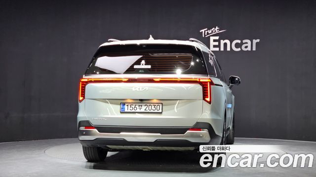Kia Carnival 2023 thumb 5