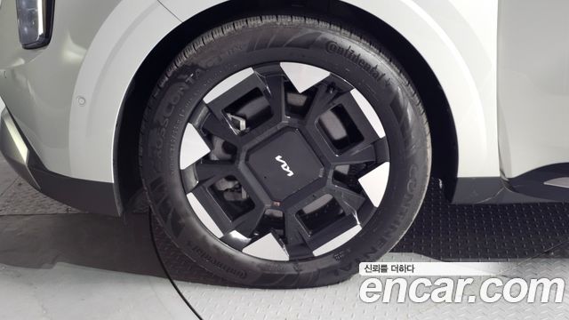 Kia Carnival 2023 thumb 6