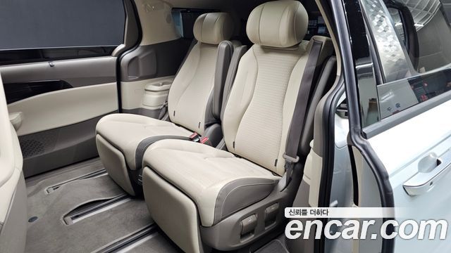 Kia Carnival 2023 thumb 12