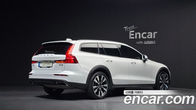 Volvo V60 2021 thumb 3