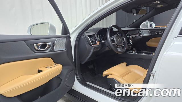 Volvo V60 2021 thumb 11