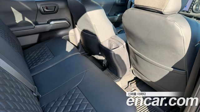 Toyota Tacoma 2021 thumb 12