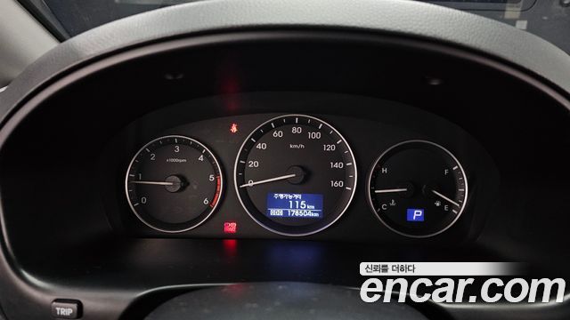 Hyundai Starex 2016 thumb 9