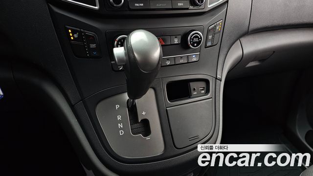 Hyundai Starex 2016 thumb 10