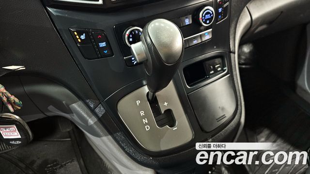 Hyundai Starex 2017 thumb 10