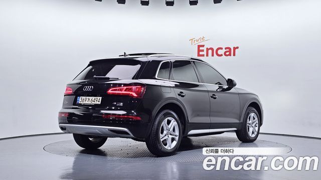 Audi Q5 2020 thumb 3
