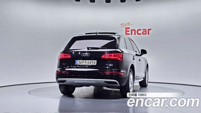 Audi Q5 2020 thumb 5