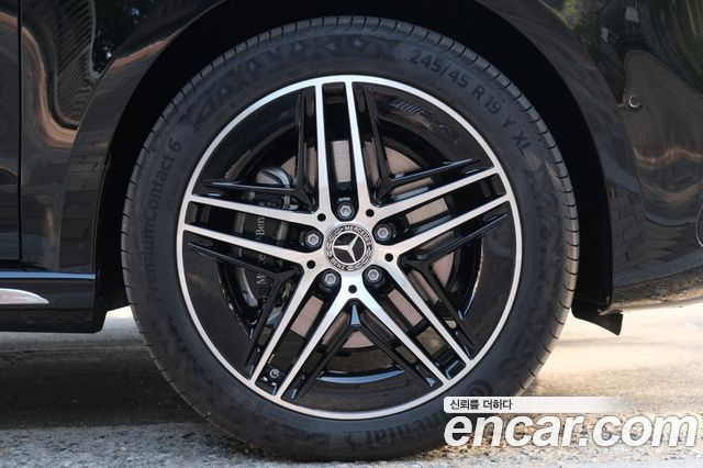 Mercedes-Benz V-Class 2025 thumb 5