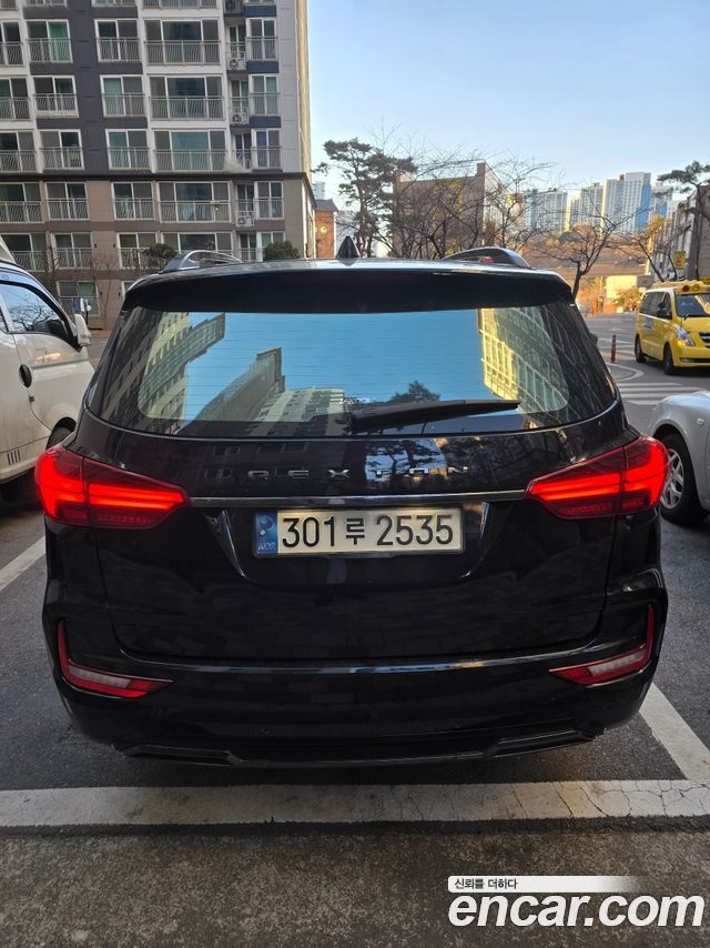 SsangYong Rexton 2022 thumb 2