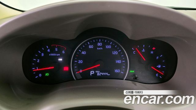 Kia Carnival 2013 thumb 9