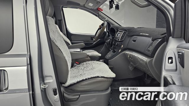 Hyundai Starex 2018 thumb 10