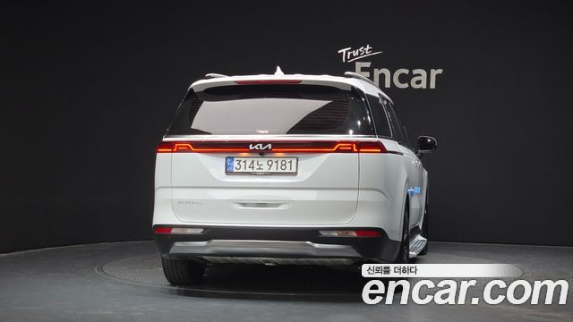 Kia Carnival 2023 thumb 4