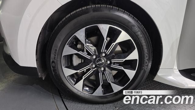 Kia Carnival 2023 thumb 5