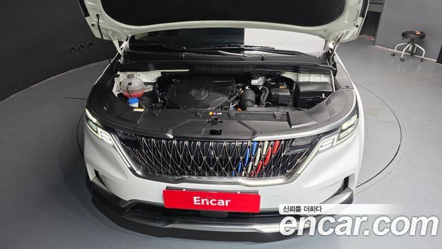 Kia Carnival 2023 thumb 6