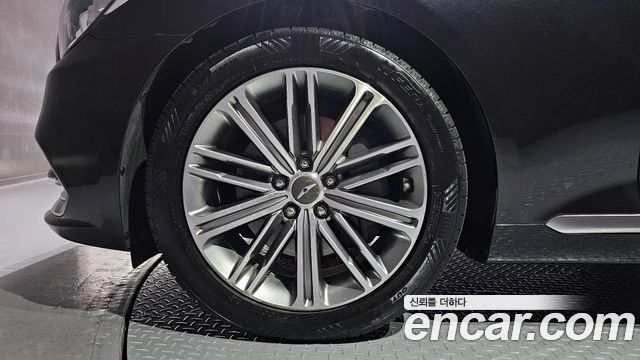 Genesis G80 2019 thumb 6