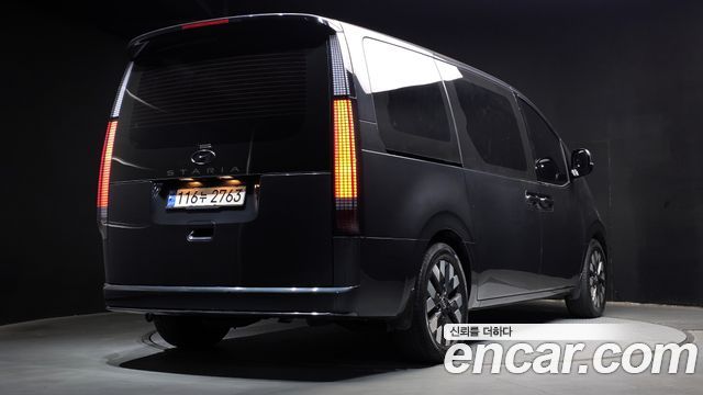 Hyundai Staria 2022 thumb 3