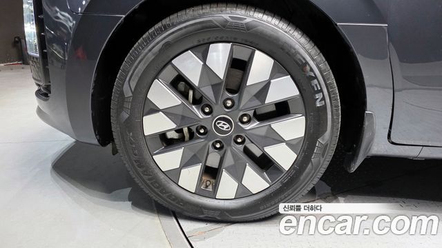 Hyundai Staria 2022 thumb 6