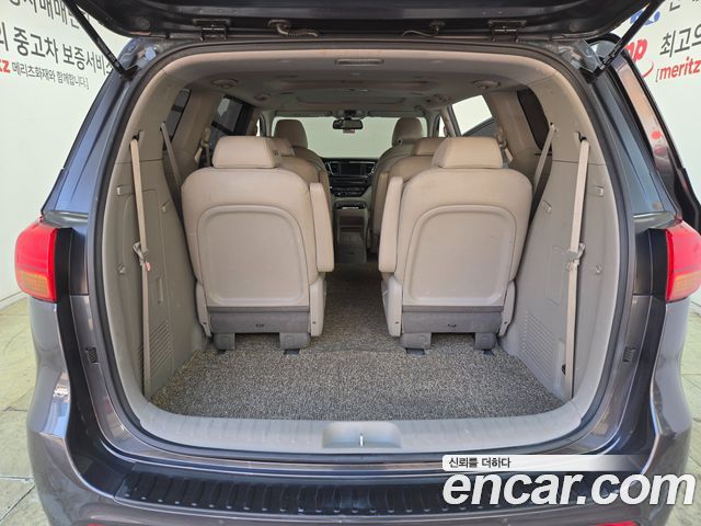 Kia Carnival 2016 thumb 11