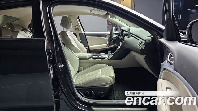 Genesis G70 2020 thumb 11