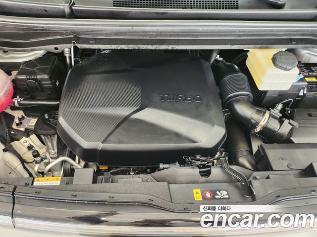 Hyundai Staria 2025 thumb 6