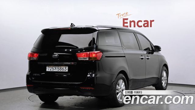 Kia Carnival 2018 thumb 3