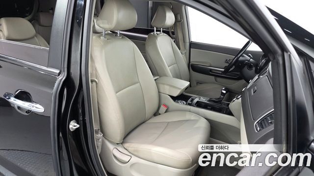 Kia Carnival 2018 thumb 10
