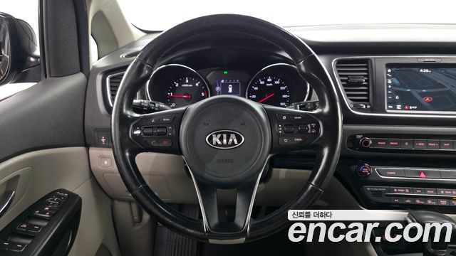 Kia Carnival 2018 thumb 12