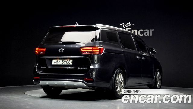 Kia Carnival 2018 thumb 3