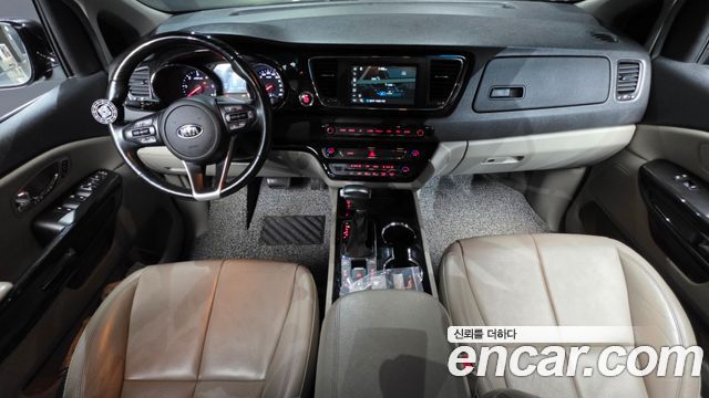 Kia Carnival 2018 thumb 8