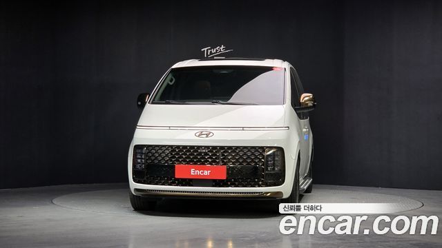 Hyundai Staria 2023 thumb 4