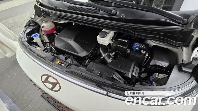 Hyundai Staria 2023 thumb 7