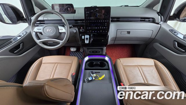 Hyundai Staria 2023 thumb 8