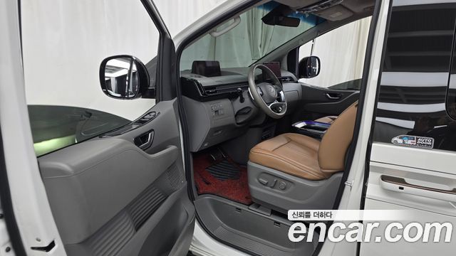 Hyundai Staria 2023 thumb 10