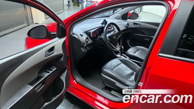 Chevrolet Aveo 2017 thumb 11