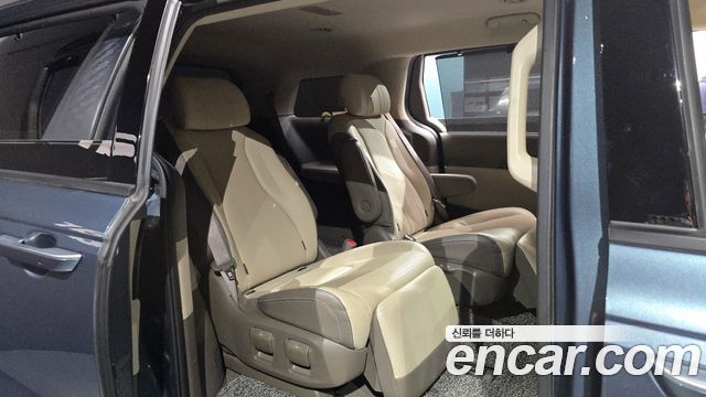 Kia Carnival 2021 thumb 12