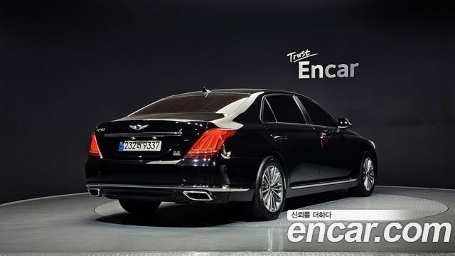 Genesis G90 2016 thumb 3