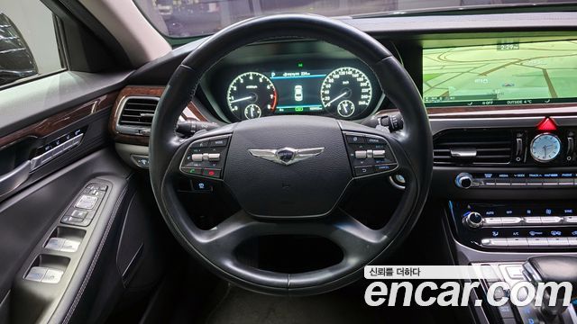 Genesis G90 2016 thumb 12