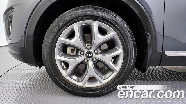 Kia Sorento 2016 thumb 6