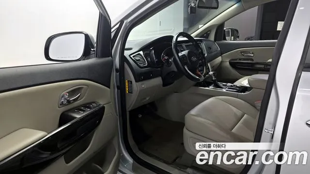 Kia Carnival 2020 thumb 11