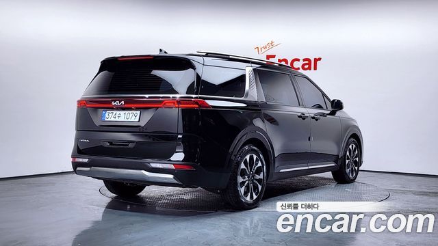 Kia Carnival 2023 thumb 3