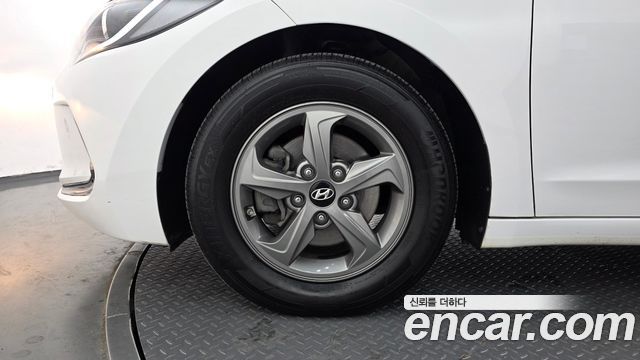 Hyundai Avante 2015 thumb 6