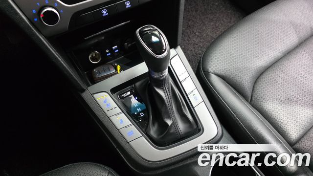 Hyundai Avante 2015 thumb 10