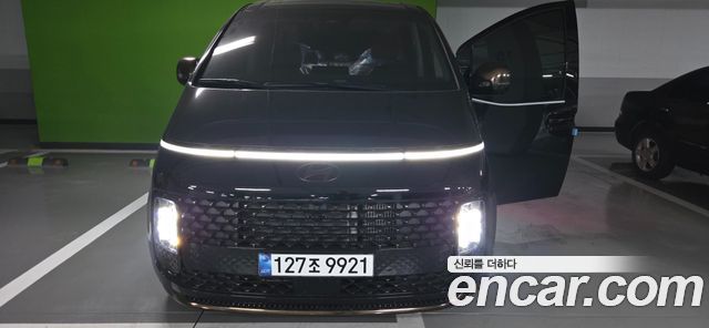 Hyundai Staria 2025 thumb 2
