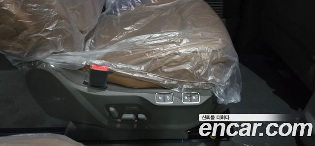 Hyundai Staria 2025 thumb 8