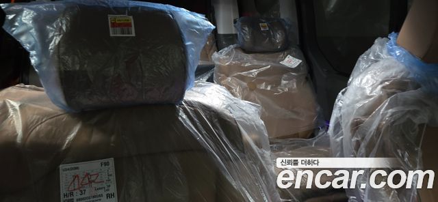 Hyundai Staria 2025 thumb 10