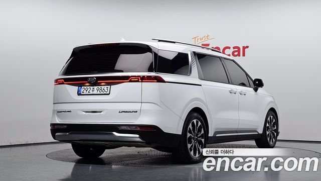 Kia Carnival 2021 thumb 3