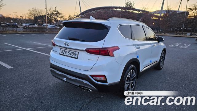 Hyundai Santa Fe 2018 thumb 3